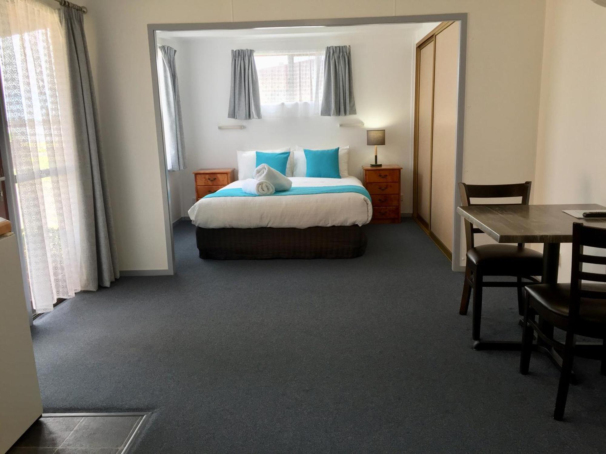Regatta Point Tavern & Holiday Villas Strahan Luaran gambar