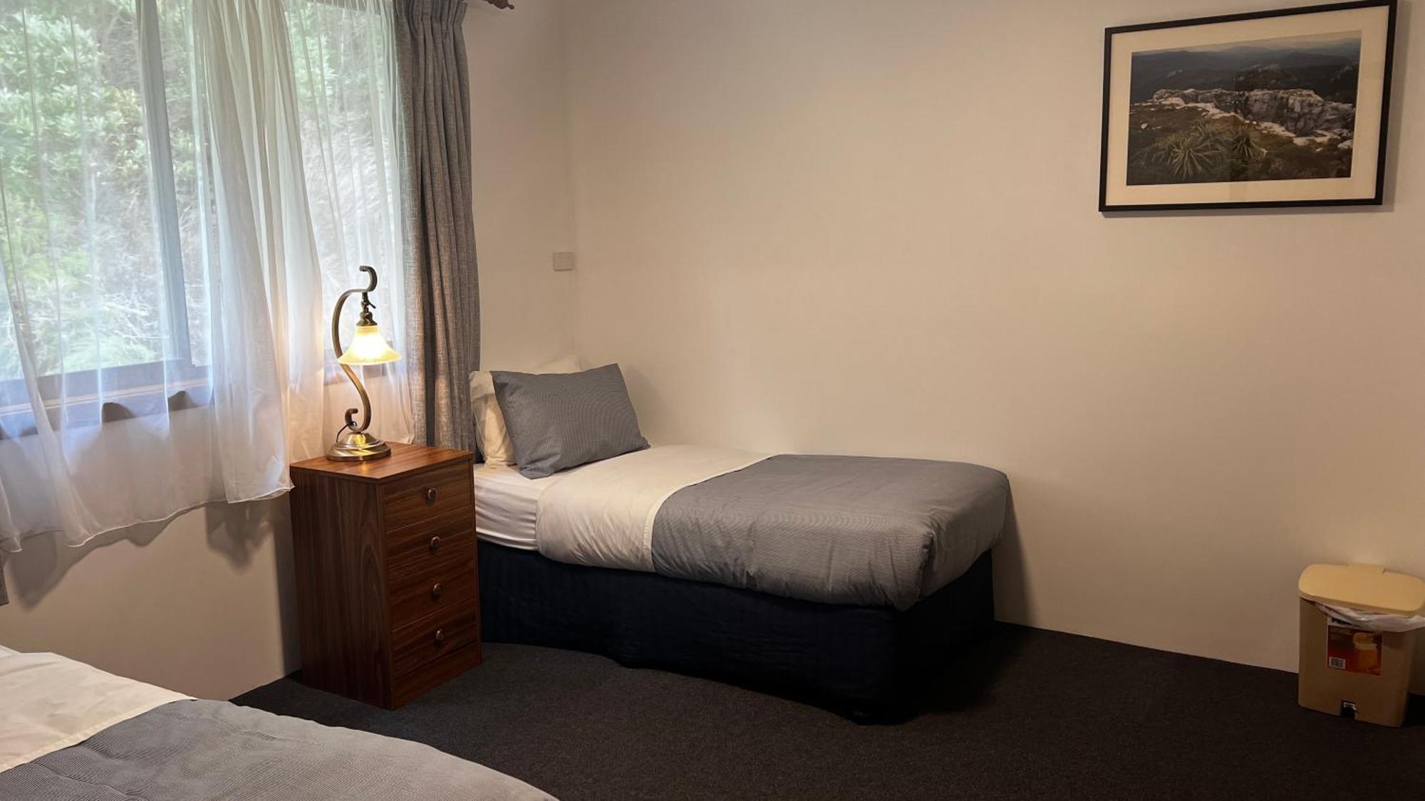 Regatta Point Tavern & Holiday Villas Strahan Luaran gambar