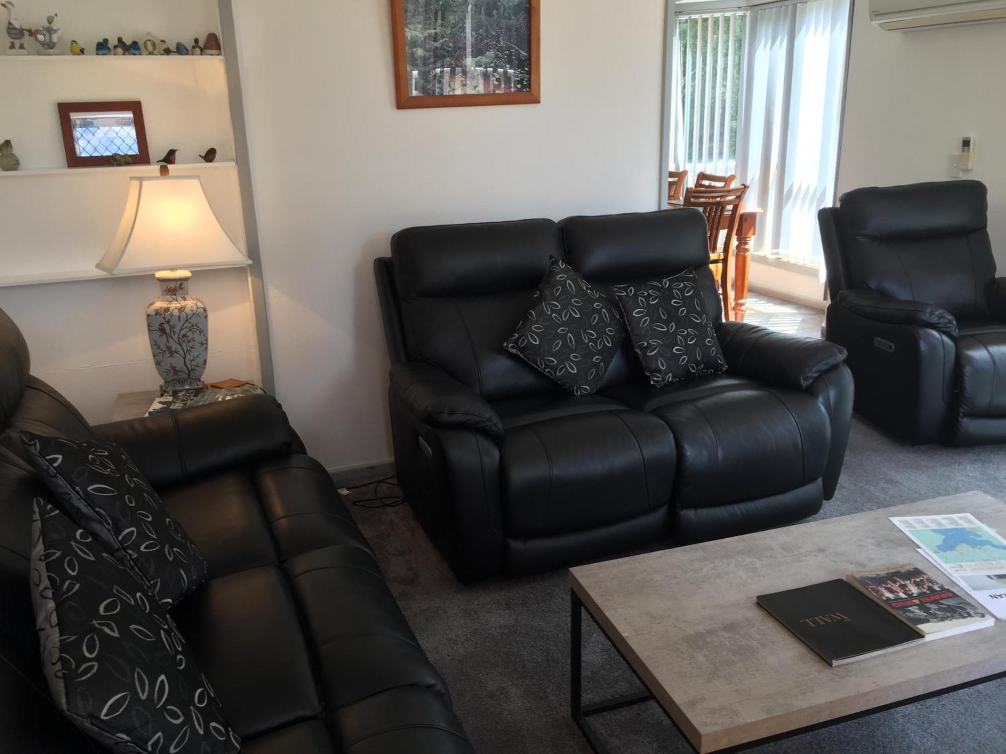 Regatta Point Tavern & Holiday Villas Strahan Luaran gambar