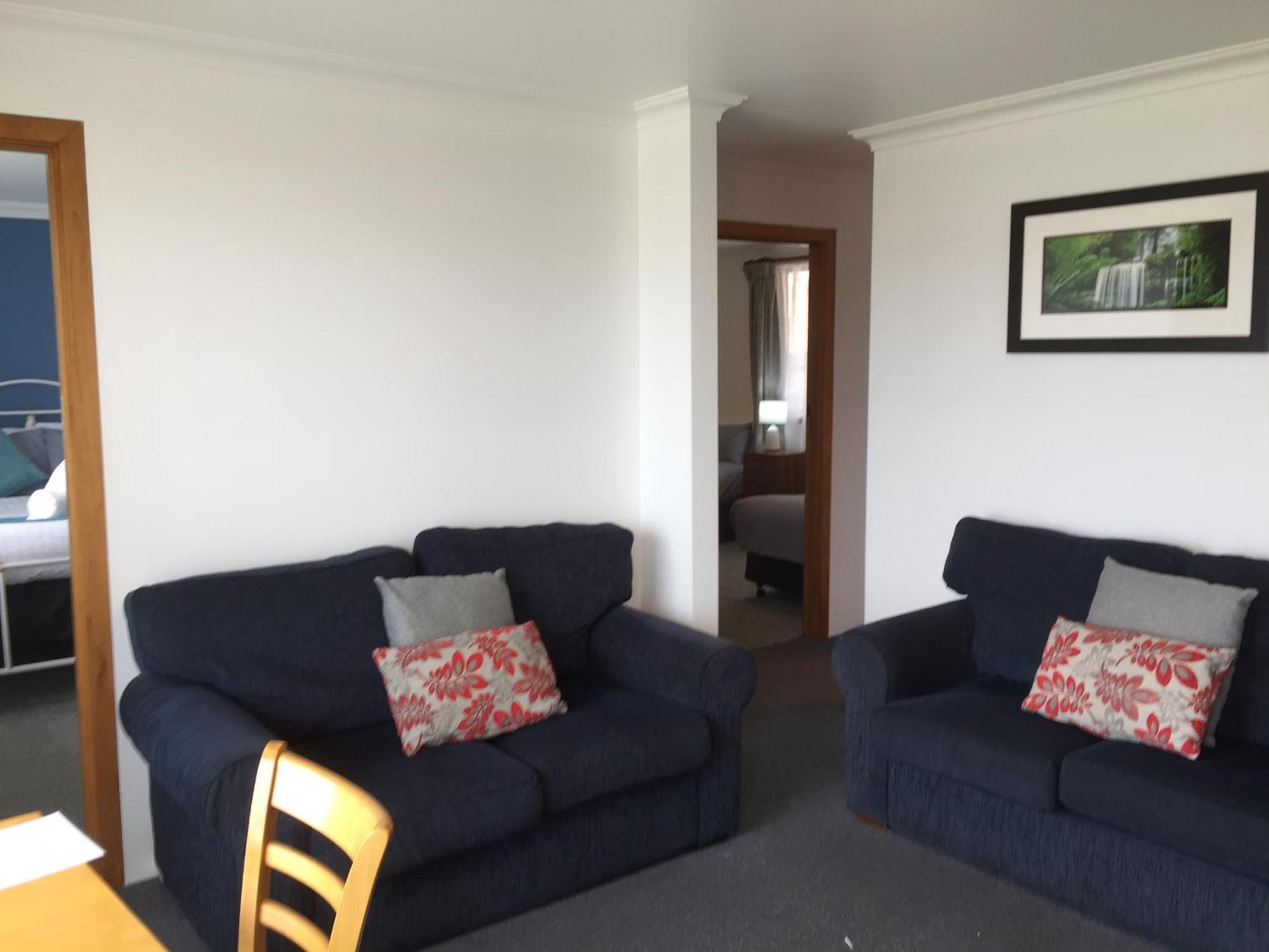 Regatta Point Tavern & Holiday Villas Strahan Luaran gambar