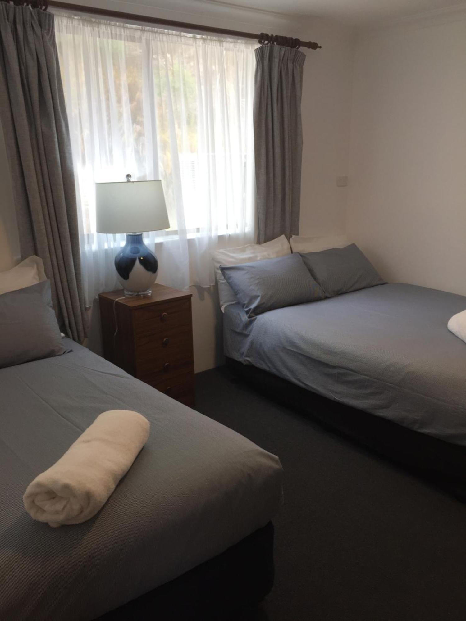 Regatta Point Tavern & Holiday Villas Strahan Luaran gambar