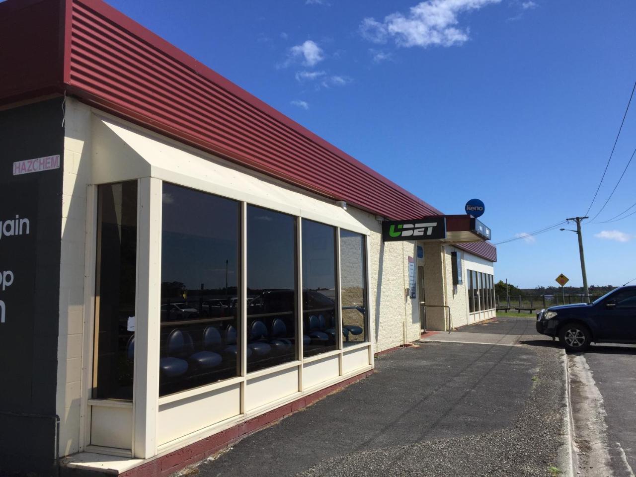 Regatta Point Tavern & Holiday Villas Strahan Luaran gambar