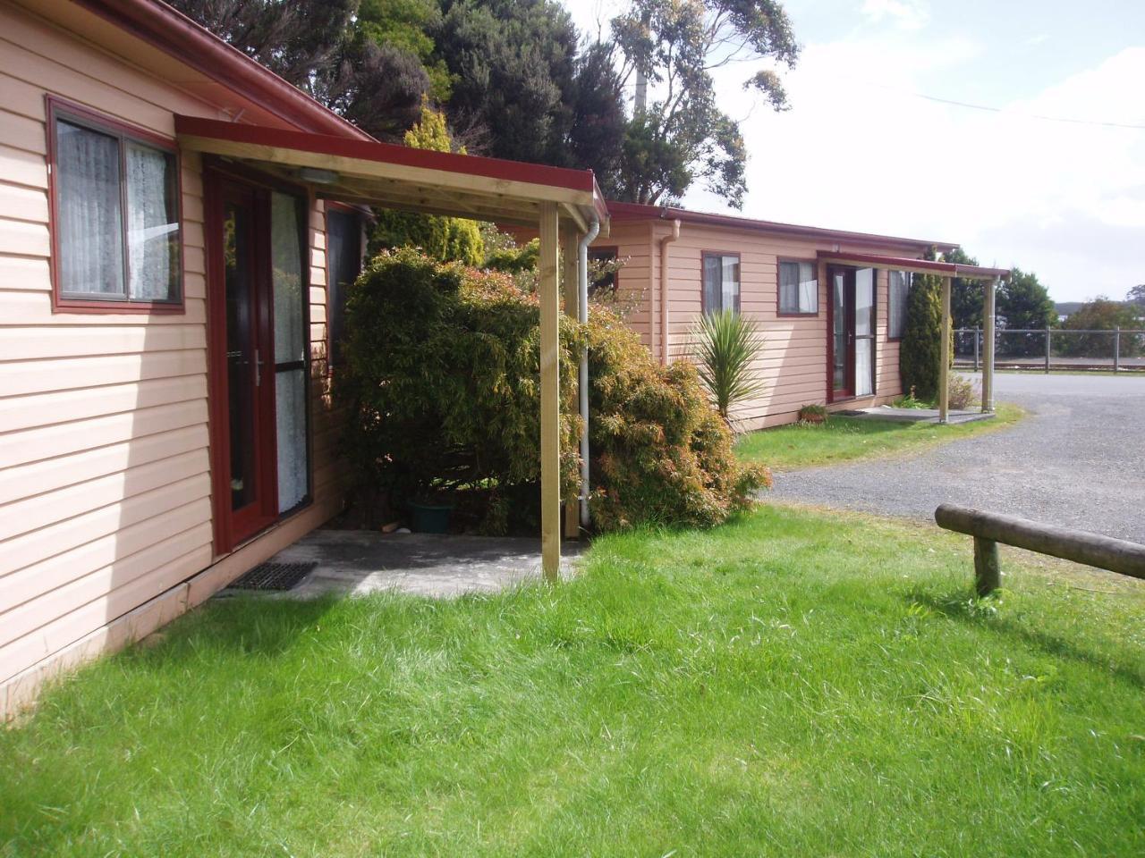 Regatta Point Tavern & Holiday Villas Strahan Luaran gambar